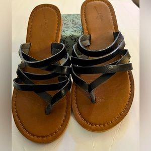 Black sandals, size 7 1/2